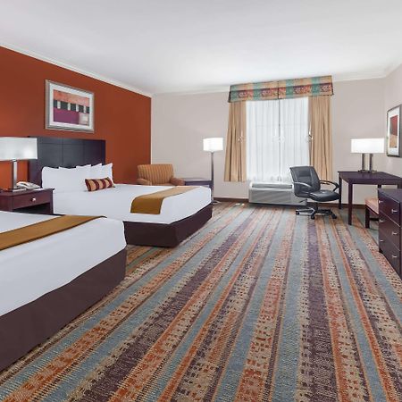 Baymont By Wyndham Henderson Hotel Bagian luar foto