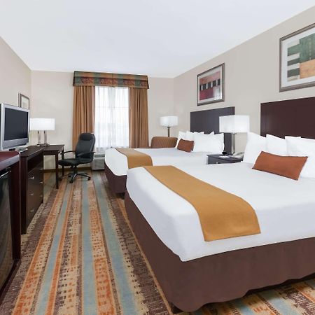 Baymont By Wyndham Henderson Hotel Bagian luar foto