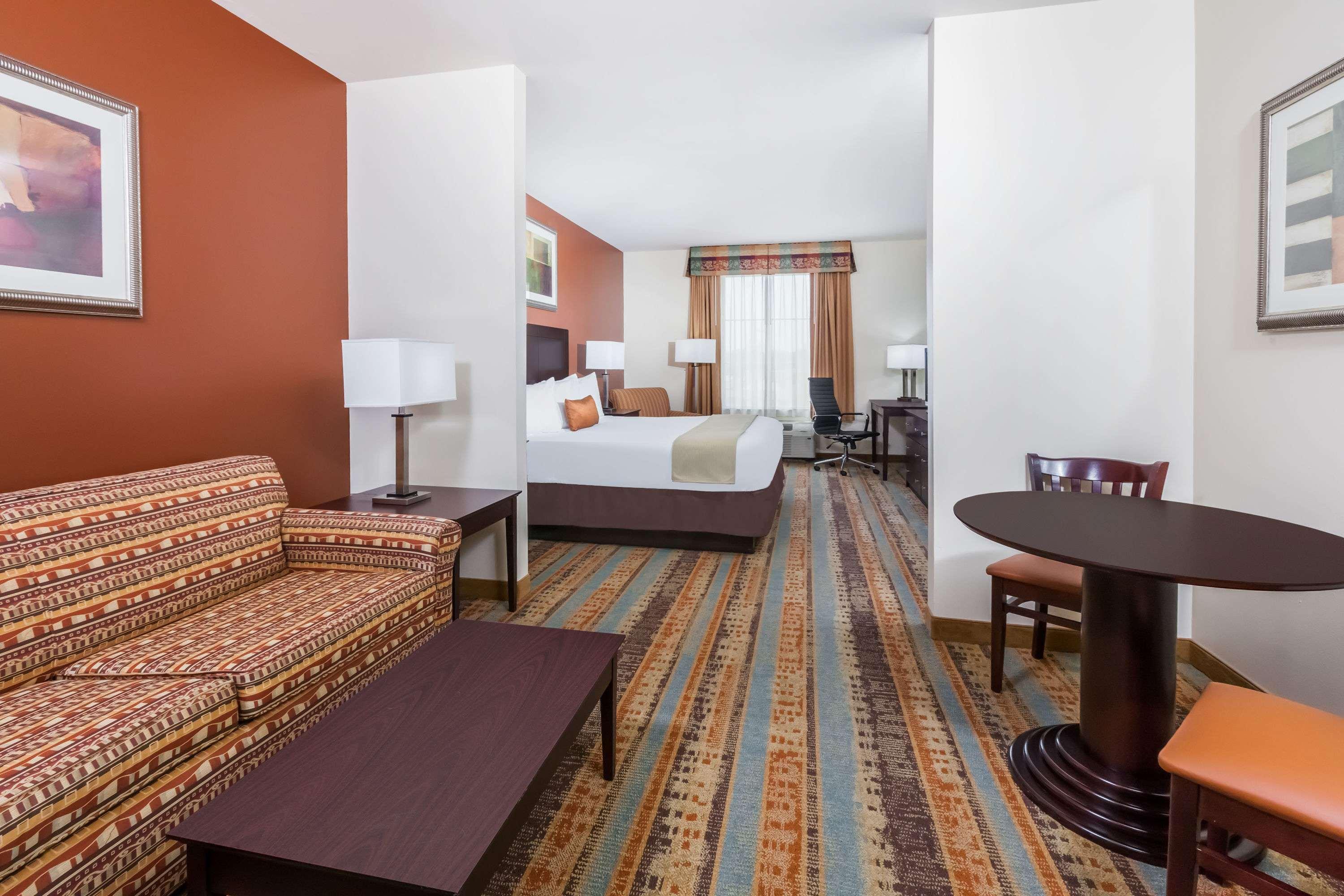 Baymont By Wyndham Henderson Hotel Bagian luar foto