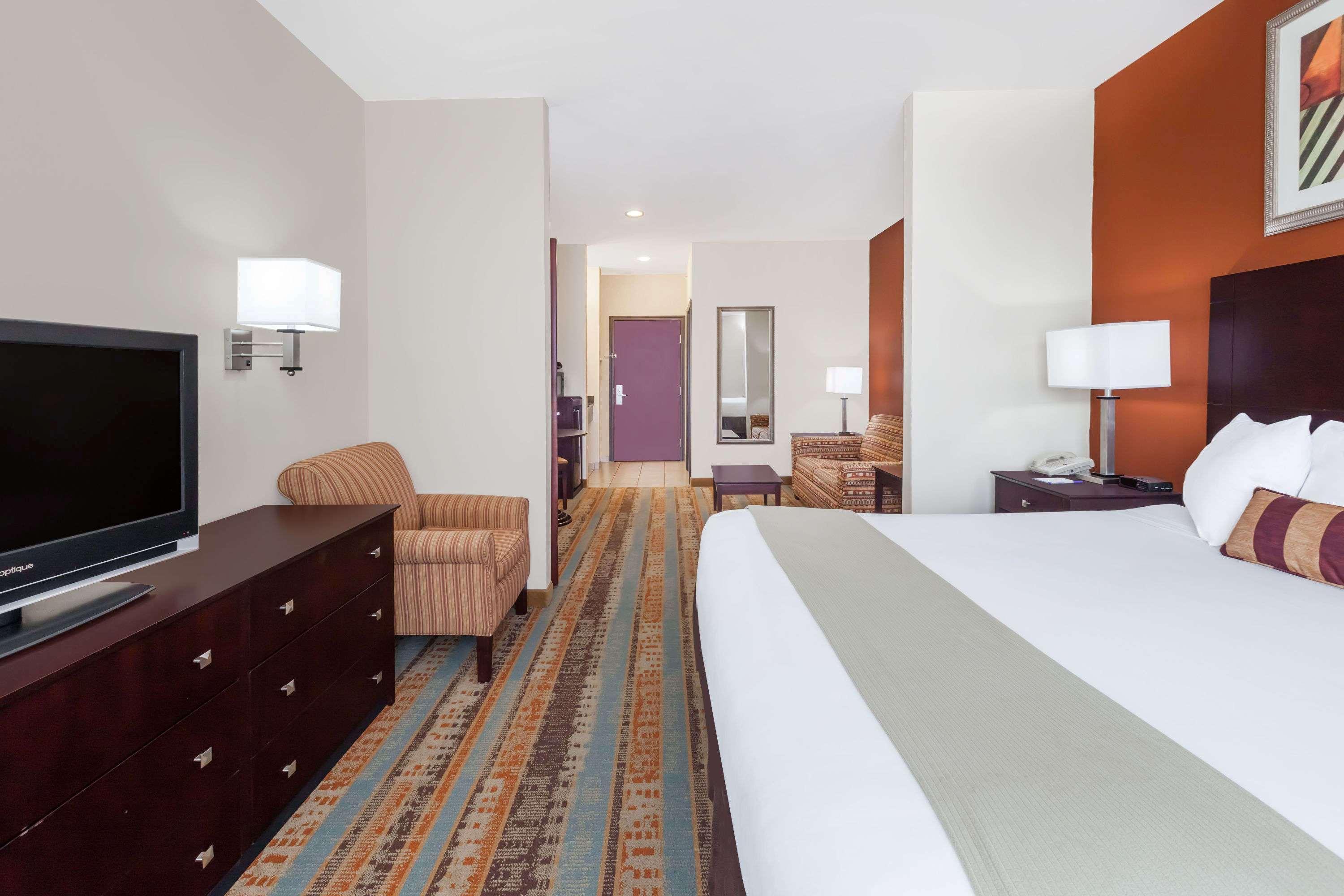 Baymont By Wyndham Henderson Hotel Bagian luar foto